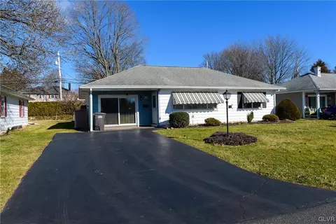 3315 Cambridge Cir, Allentown, PA 18104