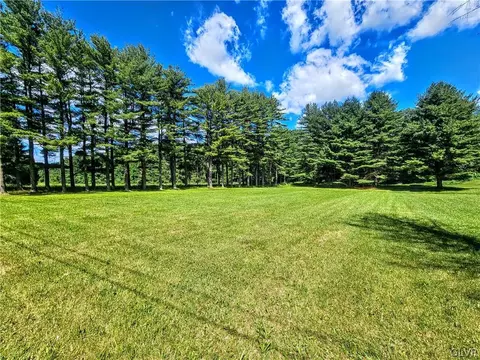 1360 Forest St, Franklin Twp, PA 18235