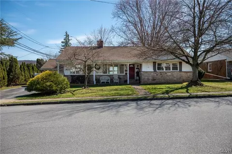 316 Barrett Rd, Emmaus, PA 18049