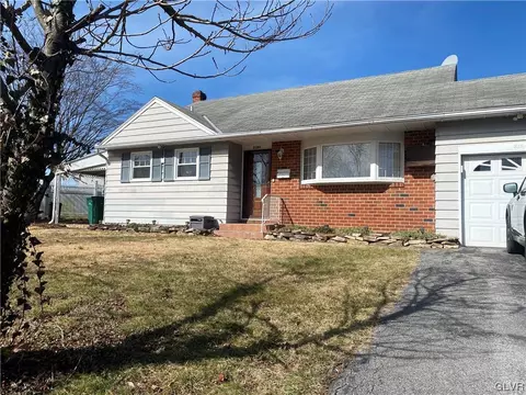 2184 Drury Ln, Bethlehem, PA 18018