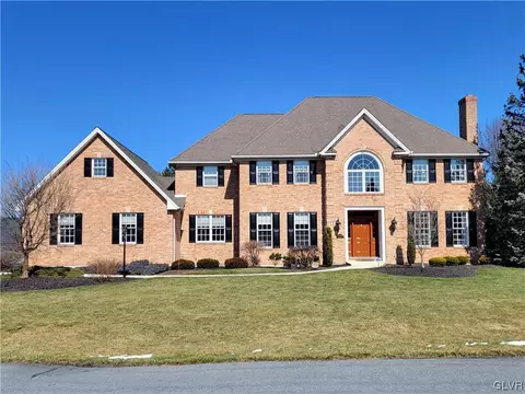 3409 Surrey Ct, Schnecksville, PA 18078