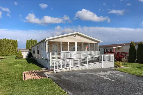 1300 E Kercher Ave #108, Myerstown, PA 17067