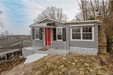 2557 S Ivy St, Allentown, PA 18103