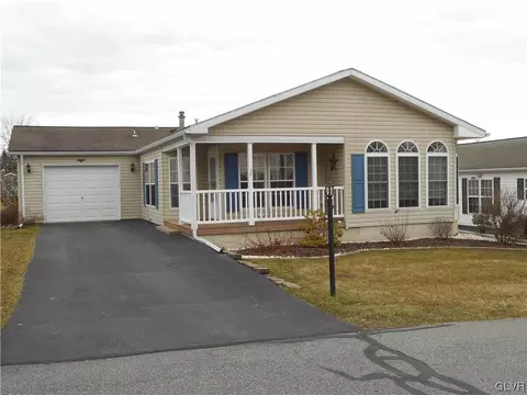 22 Abbey Rd, Forks Twp, PA 18040