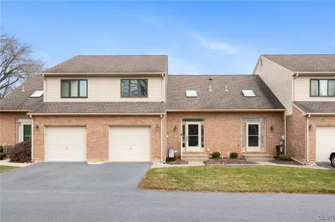 3246 Oakland Square Dr, Bethlehem, PA 18020