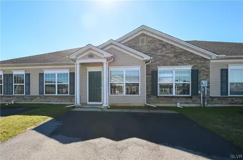 242 Huntington Ln, Forks Twp, PA 18040