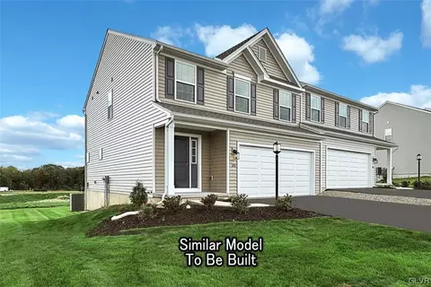 3106 Eisenhower Dr #187, Northampton, PA 18067