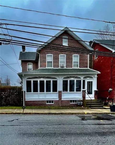 132 S 4th St, Emmaus, PA 18049