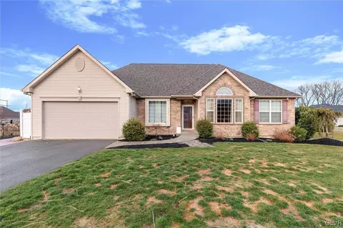 1251 Broadwing Pl, Breinigsville, PA 18031
