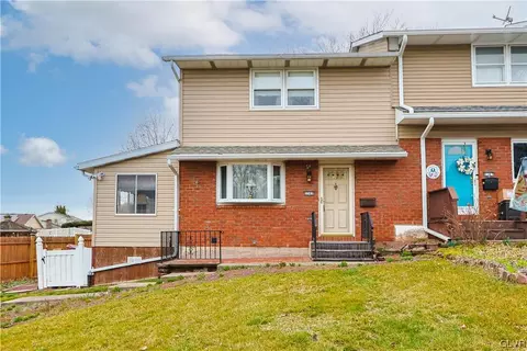 3365 S 2nd St, Hokendauqua, PA 18052