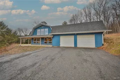 3205 Stagecoach Rd W, Palmerton, PA 18071