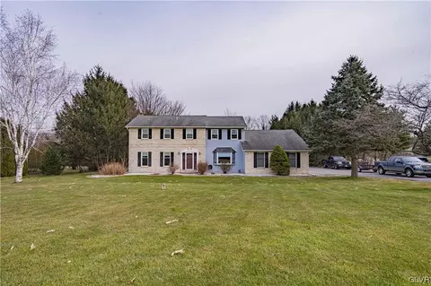 842 Blue Mountain Dr, Walnutport, PA 18088