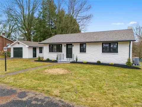 1660 Pleasant View Rd, Bethlehem, PA 18015