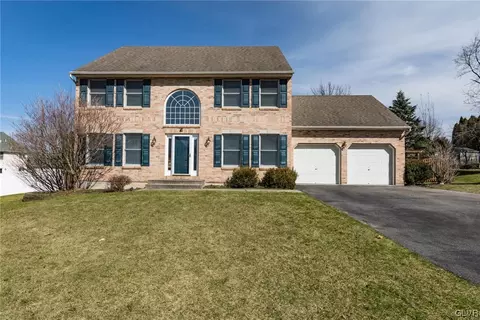 2265 Barry Ct, Forks Twp, PA 18040
