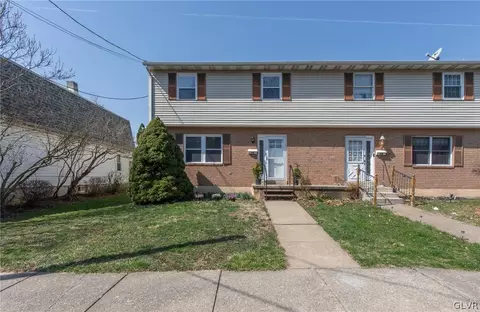 910 New York Ave, Hellertown, PA 18055