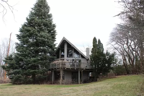 5731 Tomahawk Ln, Zionsville, PA 18092