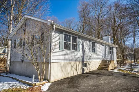 4521 Briarcliff Ter, Coolbaugh Twp, PA 18466