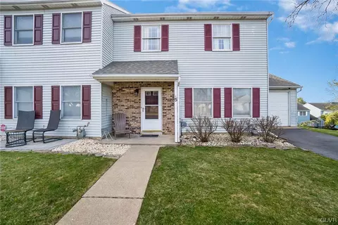 5 Fort Lee Ct, Forks Twp, PA 18040