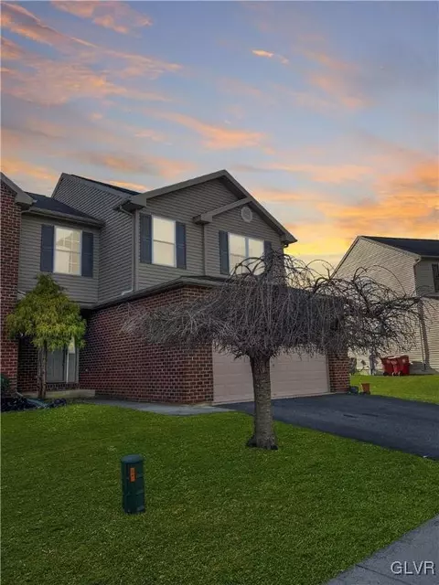 1300 Vera Dr, Easton, PA 18040