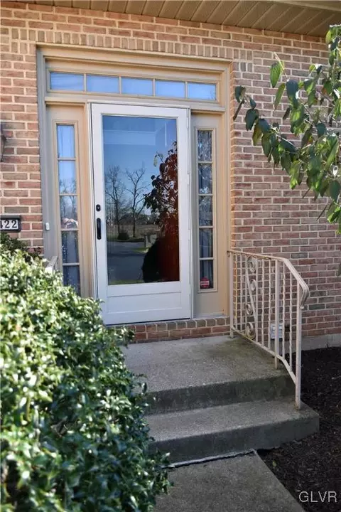 3422 Drighton Ct, Bethlehem, PA 18020 photo 3