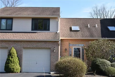 3422 Drighton Ct, Bethlehem, PA 18020 photo 2
