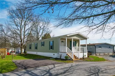 8703 Turkey Ridge Rd, Breinigsville, PA 18031
