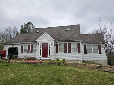 6824 Leh Ct, New Tripoli, PA 18066