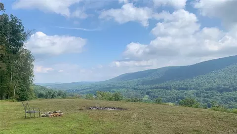 Russels Lane, Hamilton Twp, PA 18360