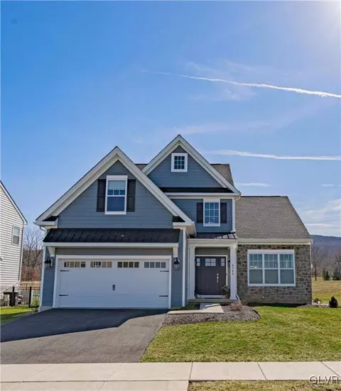 6700 Scenic View Dr, Macungie, PA 18062
