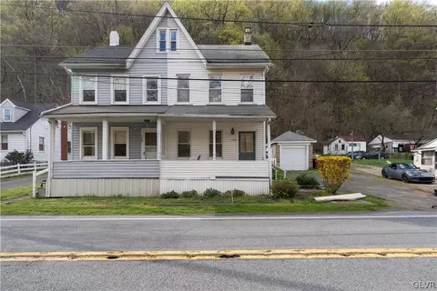 1790 N Delaware Dr, Forks Twp, PA 18040