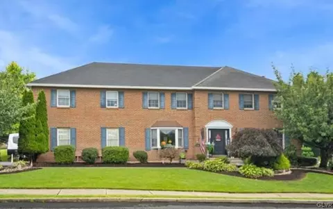 28 Liberty St, Nazareth, PA 18064
