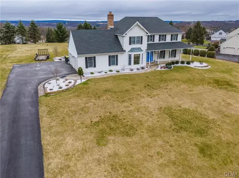 4662 Cortland Dr, North Whitehall Twp, PA 18069