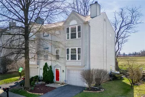 2816 Santee Dr, Bethlehem, PA 18017