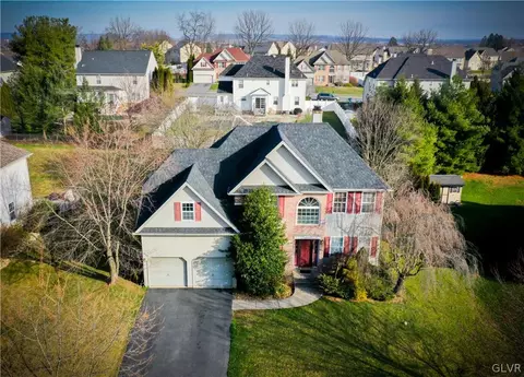 1021 Greenleaf St, Forks Twp, PA 18040