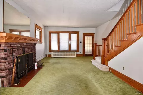 321 E Laurel St, Bethlehem, PA 18018 photo 2