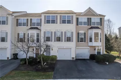 8466 Putnam Ct, Breinigsville, PA 18031
