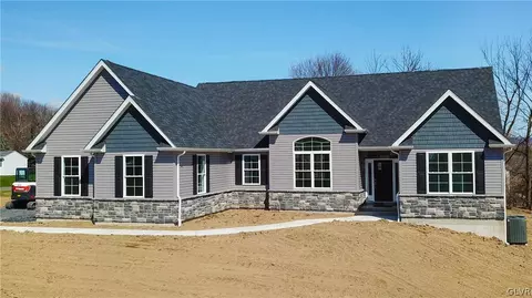 644 Stagecoach Dr, Cherryville, PA 18035
