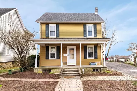 25 W 3rd St, Wind Gap, PA 18091