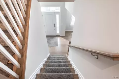 6959 Maple Dr, Bath, PA 18014 photo 30