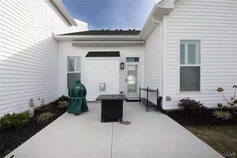 6959 Maple Dr, Bath, PA 18014 photo 40