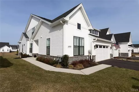 6959 Maple Dr, Bath, PA 18014