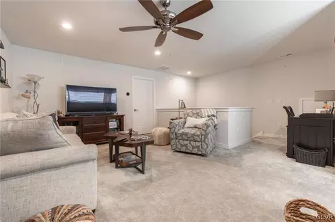 6959 Maple Dr, Bath, PA 18014 photo 27