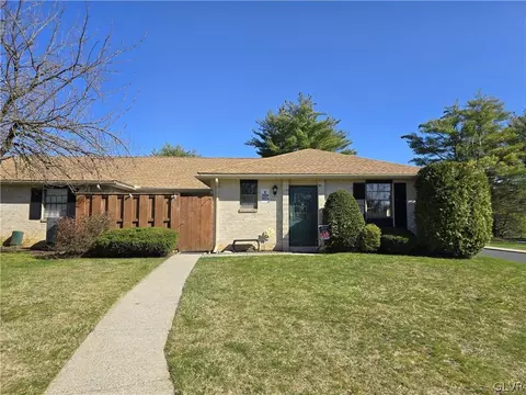 2869 Whitemarsh Pl, Macungie, PA 18062