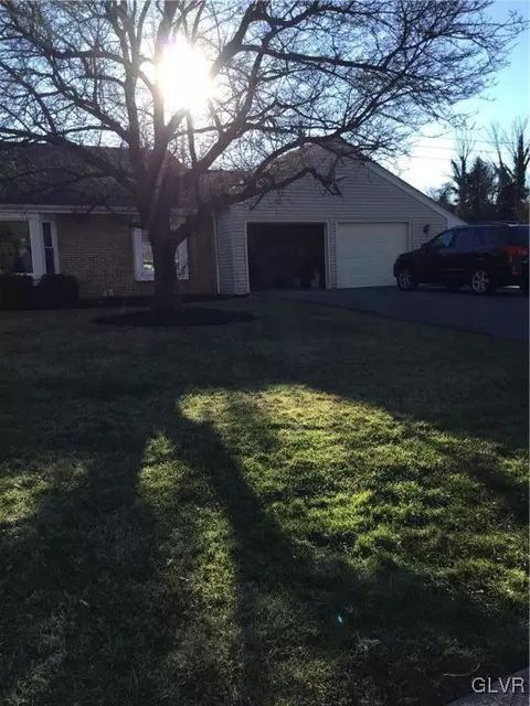 2835 Edgemont Dr, Allentown, PA 18103