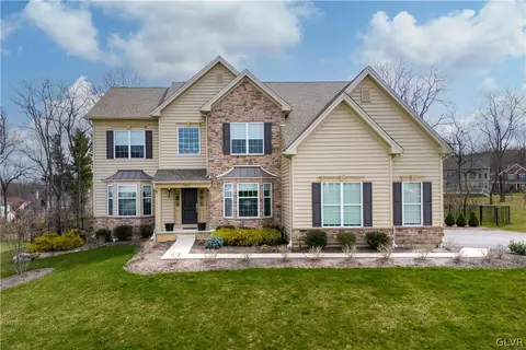 1876 Bellflower Ln, Saucon Twp, PA 18034
