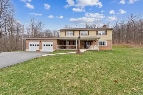 10 Sunset Ln, Macungie, PA 18062