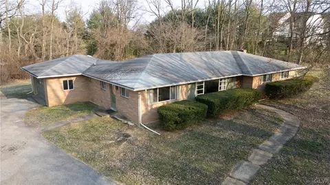 4102 Chelten Ln, Saucon Twp, PA 18034