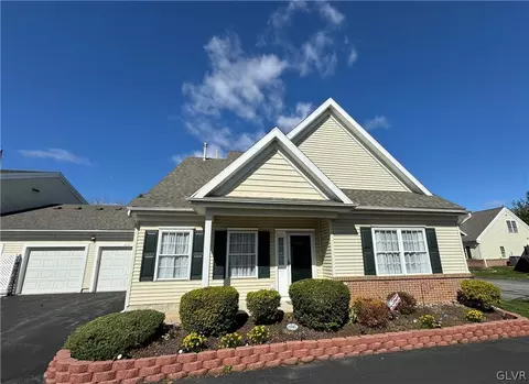 4716 Horseshoe Trl, Macungie, PA 18062