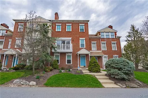 2323 Fox Meadow Dr, Allentown, PA 18104