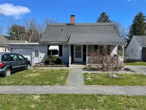 519 Willow Rd, Hellertown, PA 18055